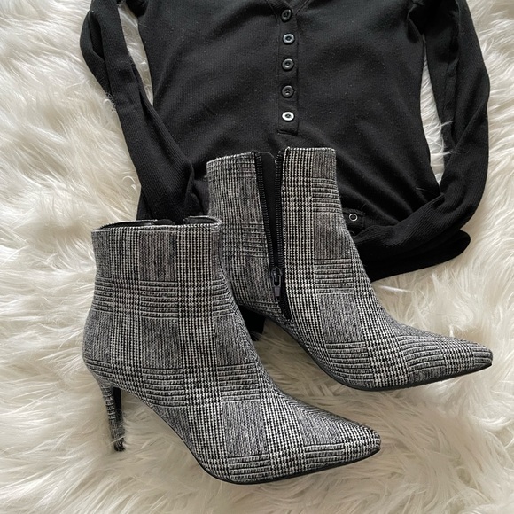 Cityclassified Shoes - Heeled Booties